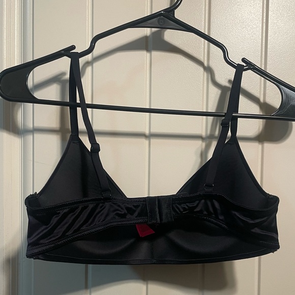 Wireless T-Shirt Bra - Picture 2 of 4